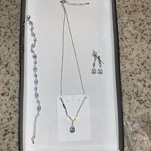SWEETV Necklace Set